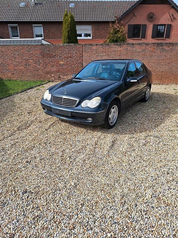 Gebraucht Mercedes C240 170 PS (125 kW) 2000 Blau Limousine