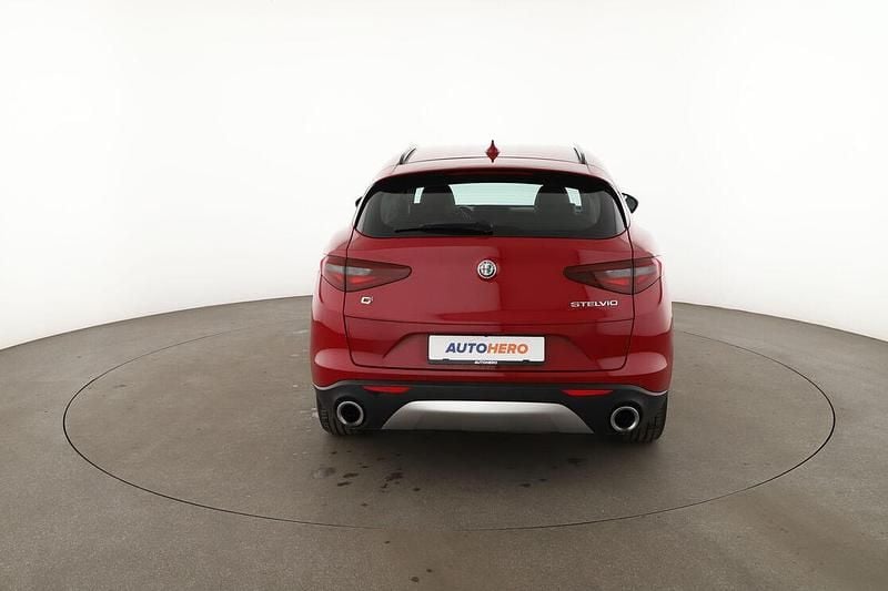 Gebraucht Alfa Romeo Stelvio Super 190 PS (139 kW) 2019 Rot SUV