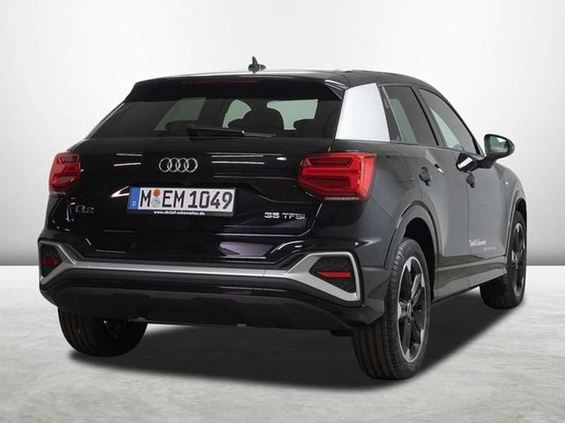 Gebraucht Audi Q2 S-Line 150 PS (110 kW) 2024 Mythosschwarz metallic SUV