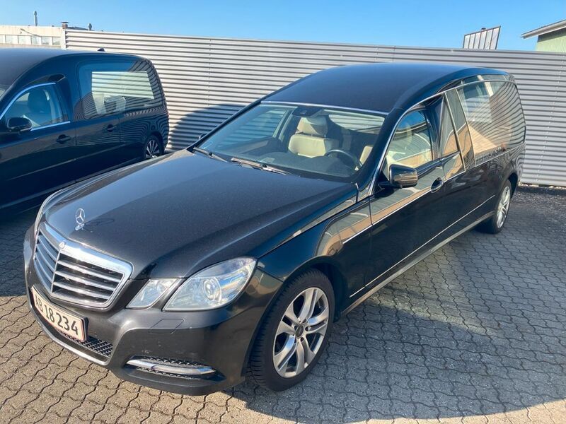 Second-hand Mercedes E250 Elegance 204 CP (150 kW) 2013 Negru Berlinǎ