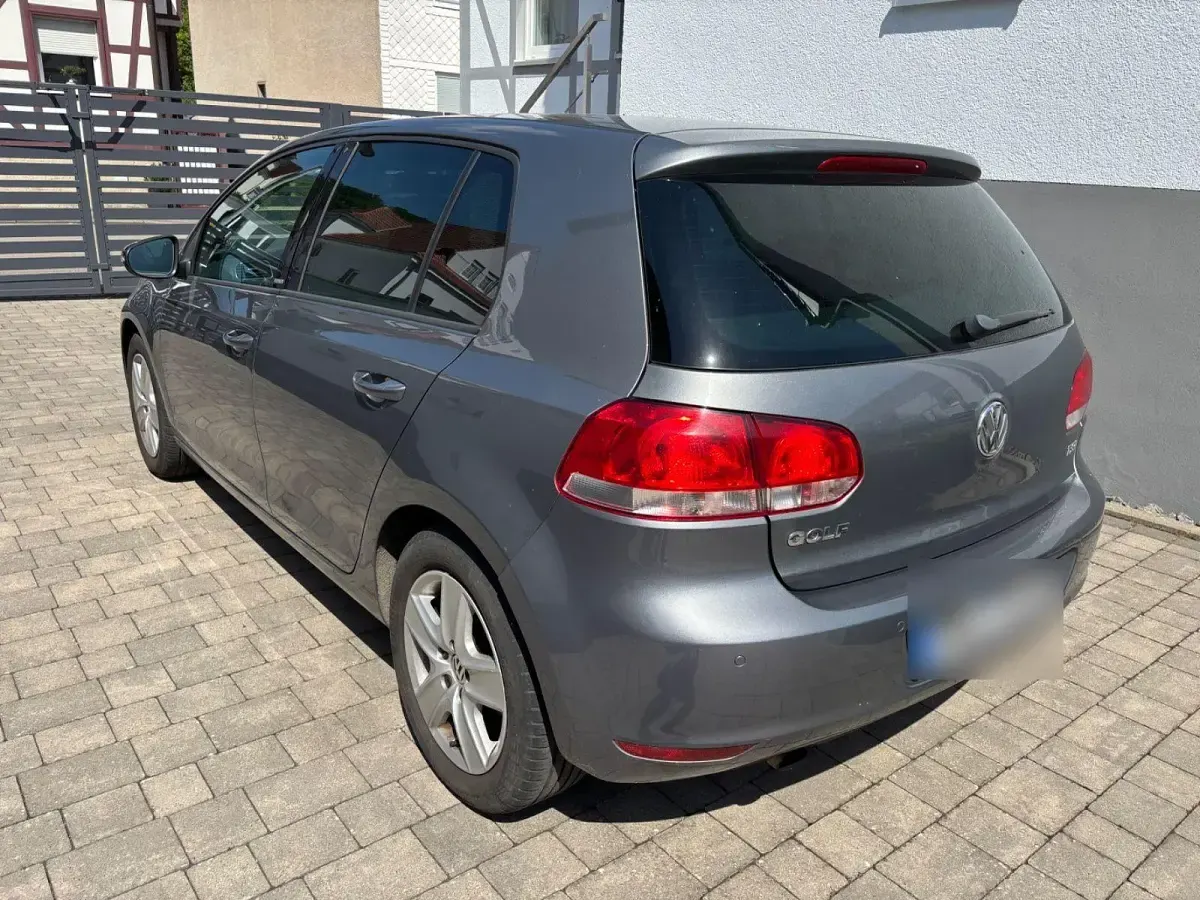 Gebraucht VW Golf VI Style 105 PS (77 kW) 2011 Grau Kleinwagen