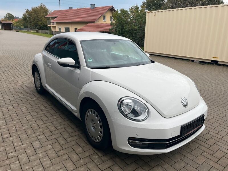 Gebraucht VW Beetle Design 105 PS (77 kW) 2012 Candyweiß Kleinwagen
