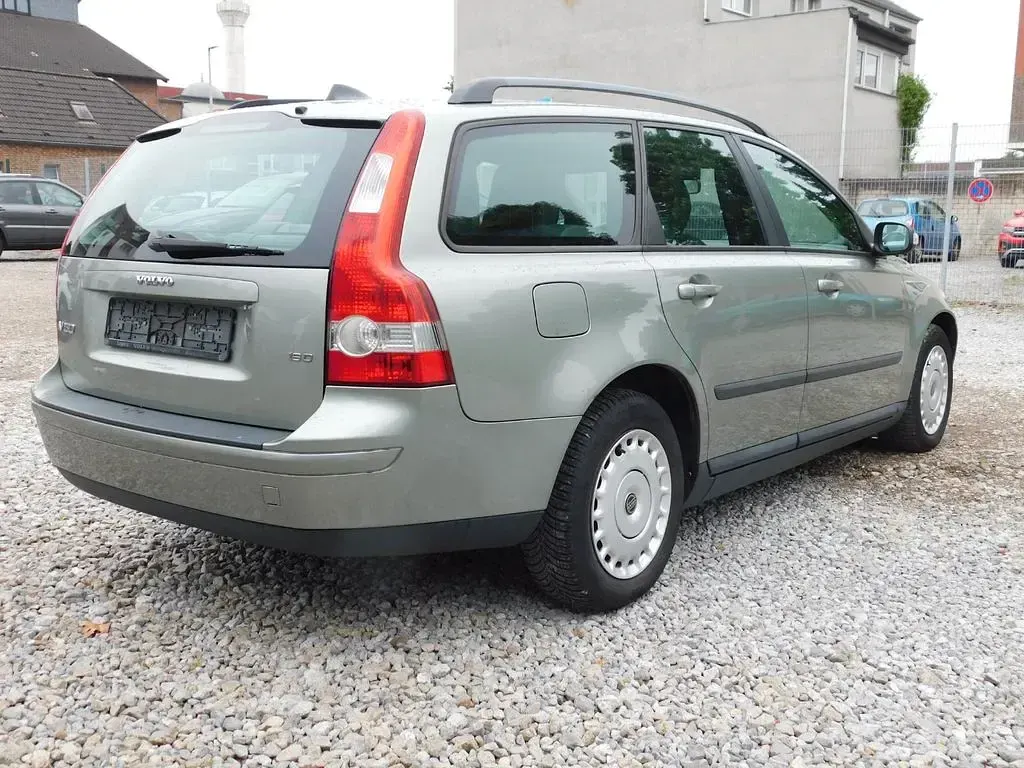 Gebraucht Volvo V50 Kinetic 109 PS (80 kW) 2007 Grün Kombi