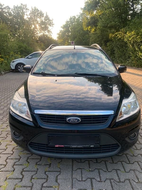 Schwarz Gebraucht 2008 Ford Focus Kombi | 1.450 € (Superpreis) - Bild 1/4