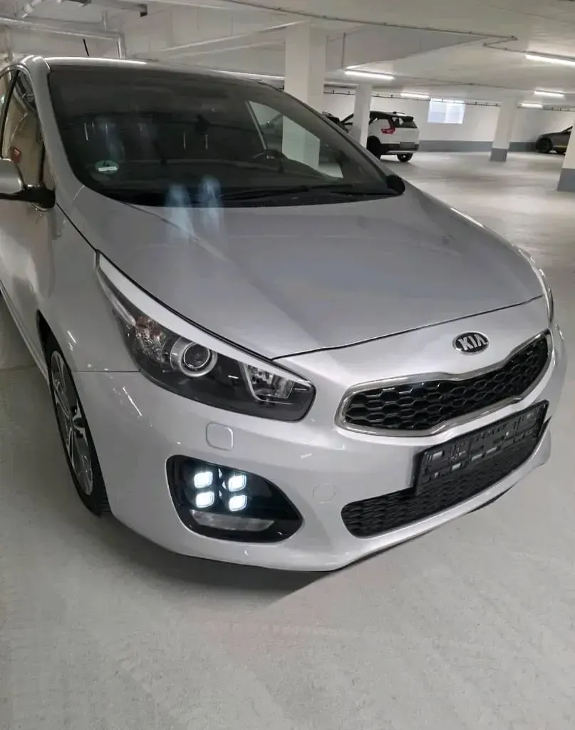 Gebraucht Kia Ceed GT 160 PS (117 kW) 2016 Silber Kleinwagen