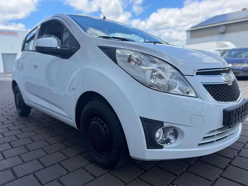 Schneeweiss/summitwhite/arctic Gebraucht 2013 Chevrolet Spark LS Kleinwagen | 1.450 € (Superpreis) - Bild 1/4