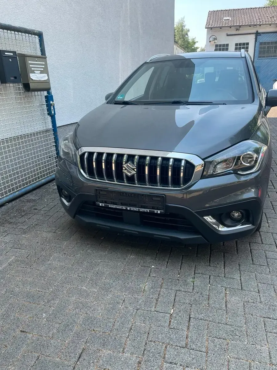Gebraucht Suzuki SX4 S-Cross 140 PS (102 kW) 2019 Grau SUV