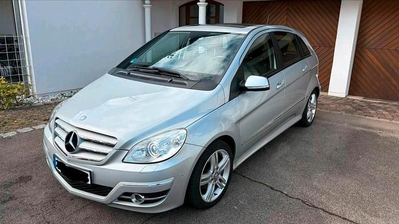 Gebraucht Mercedes B200 198 PS (145 kW) 2009 Silber Van / Kleinbus
