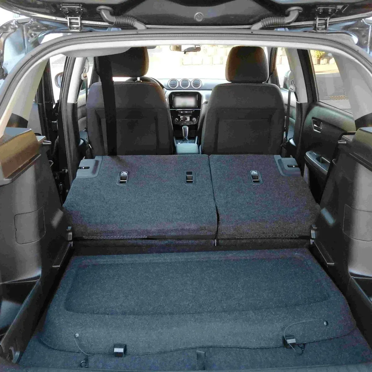 Second-hand Suzuki Vitara 111 CP (81 kW) 2019 Negru SUV
