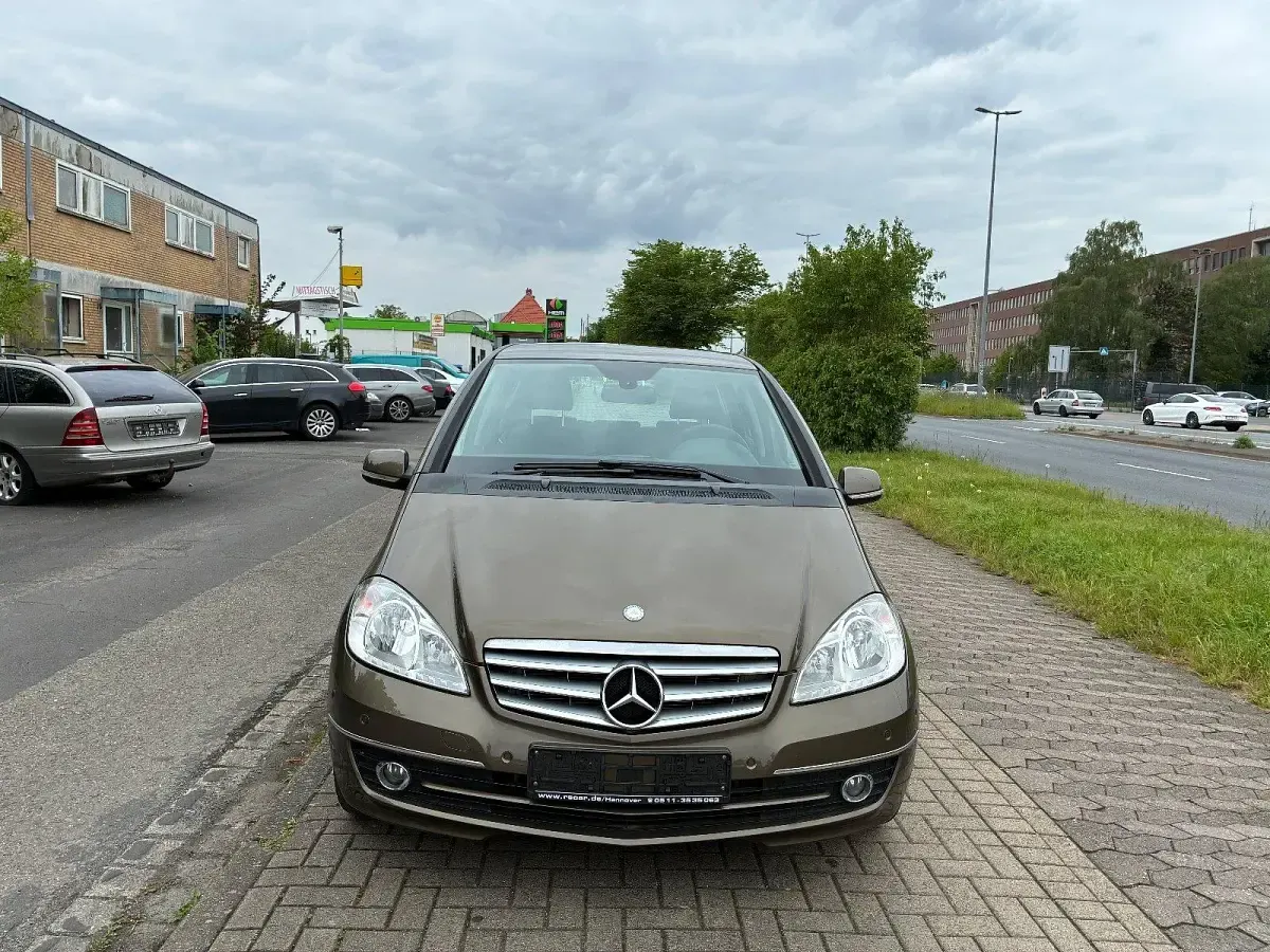 Gebraucht Mercedes A160 95 PS (69 kW) 2009 Braun Kleinwagen