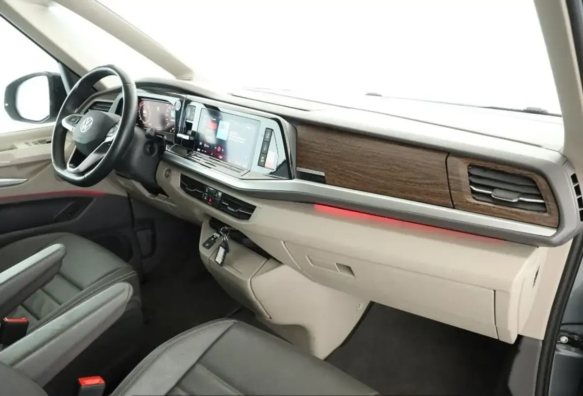 Używany VW Multivan Style 150 KM (110 kW) 2025 Szary Minivan