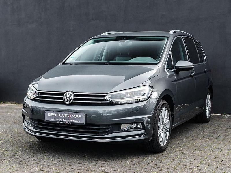Gebraucht VW Touran Highline 150 PS (110 kW) 2017 Grau Van / Kleinbus