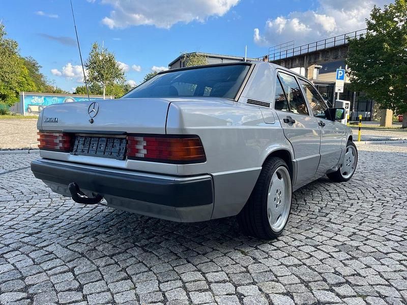 Gebraucht Mercedes 190 75 PS (55 kW) 1991 Silber Limousine