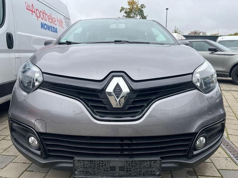 Grau Gebraucht 2015 Renault Captur Dynamique SUV | 5.450 € (Superpreis) - Bild 1/4