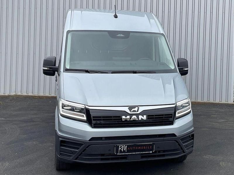 Używany MAN TGE 177 KM (130 kW) 2025 Srebrny Van