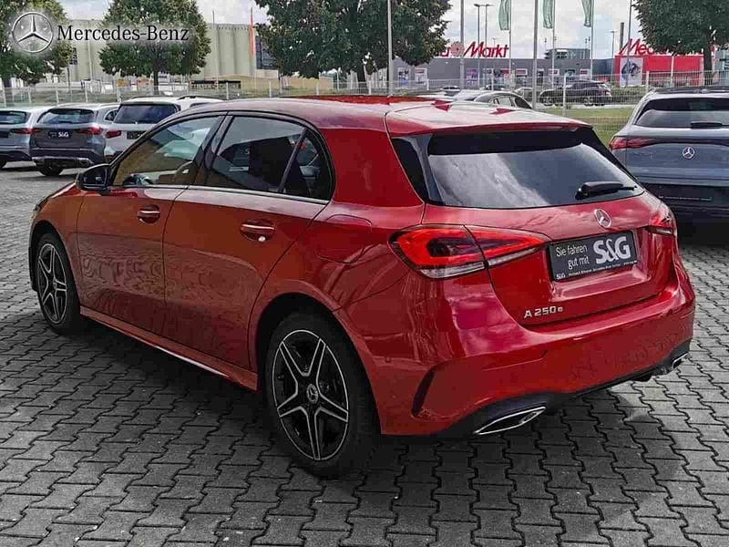 Gebraucht Mercedes A250 AMG 160 PS (117 kW) 2022 Manufaktur lack manufaktur patag Limousine