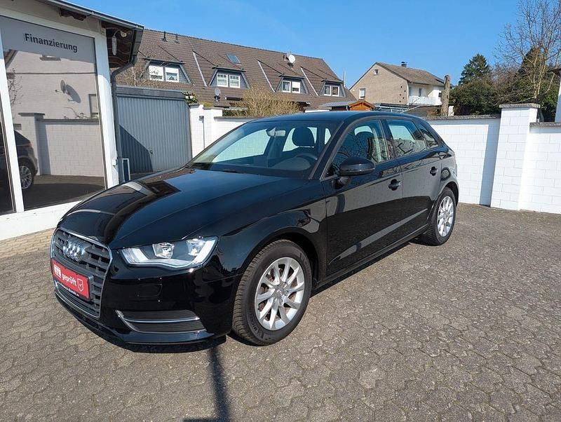 Gebraucht Audi A3 Attraction 110 PS (80 kW) 2016 Schwarz Limousine