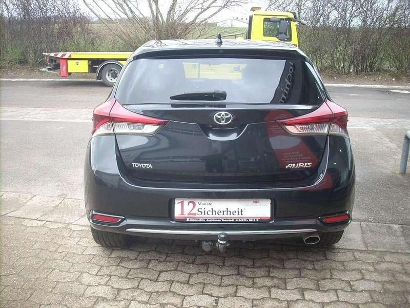 Gebraucht Toyota Auris Design 116 PS (85 kW) 2015 Black mica / ink Kleinwagen