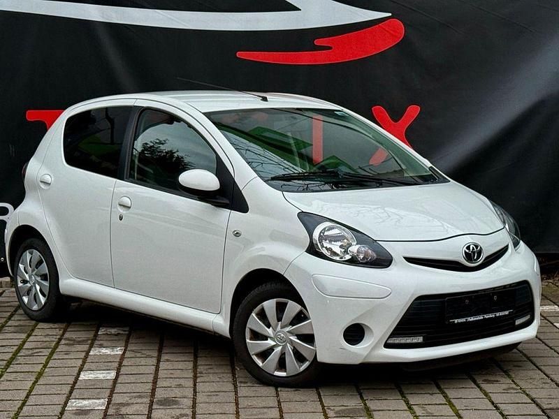 Gebraucht Toyota Aygo Connect Style 68 PS (50 kW) 2012 Weiß Kleinwagen