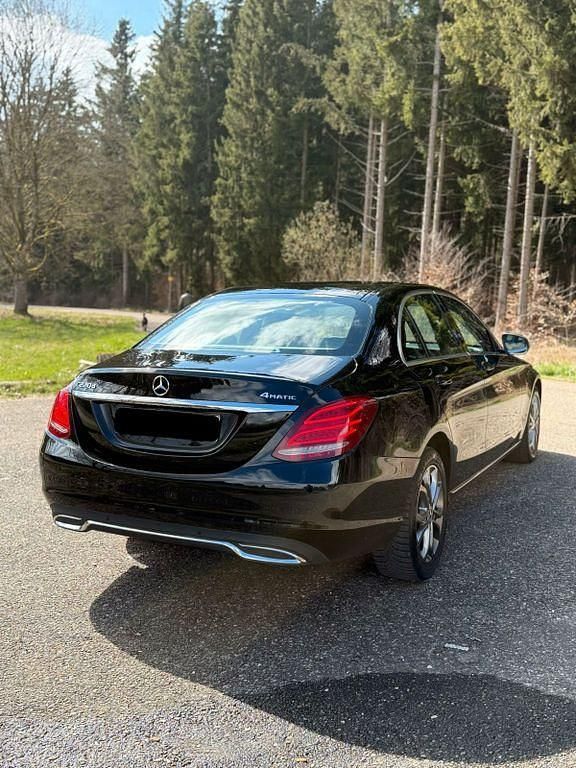 Gebraucht Mercedes C220 170 PS (125 kW) 2017 Schwarz Limousine