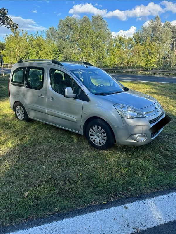 Grau Gebraucht 2009 Citroën Berlingo Van / Kleinbus | 2.999 € (Guter Preis) - Bild 1/4
