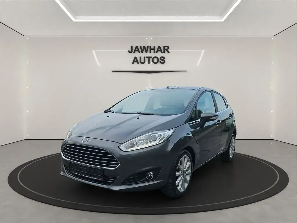 Gebraucht Ford Fiesta Titanium 101 PS (74 kW) 2015 Grau Kleinwagen