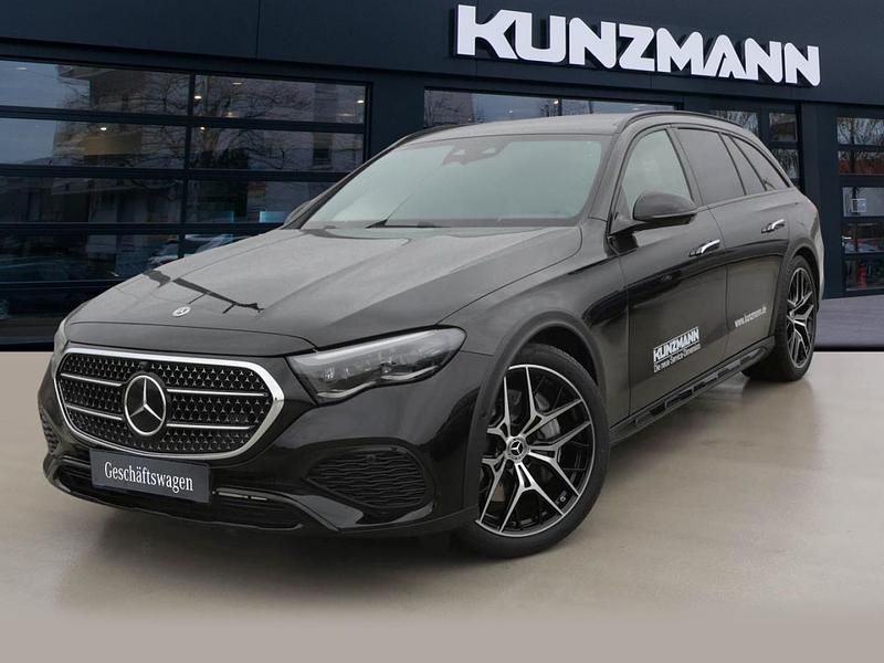 Obsidianschwarz metallic Gebraucht 2025 Mercedes E450 Avantgarde Kombi | 91.240 € (Fairer Preis) - Bild 1/4