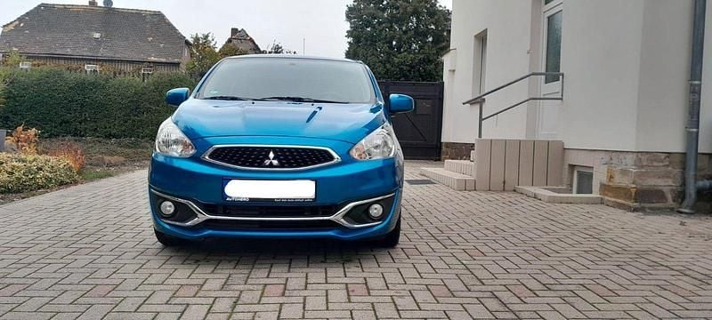 Blau Gebraucht 2018 Mitsubishi Space Star Edition Kleinwagen | 6.300 € (Guter Preis) - Bild 1/4