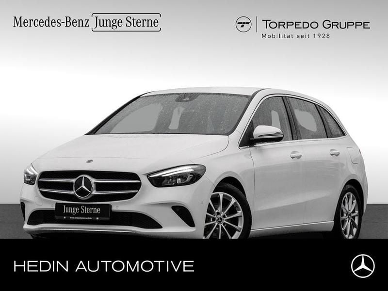 Weiß Gebraucht 2022 Mercedes B180 Progressive Van / Kleinbus | 24.480 € (Superpreis) - Bild 1/4