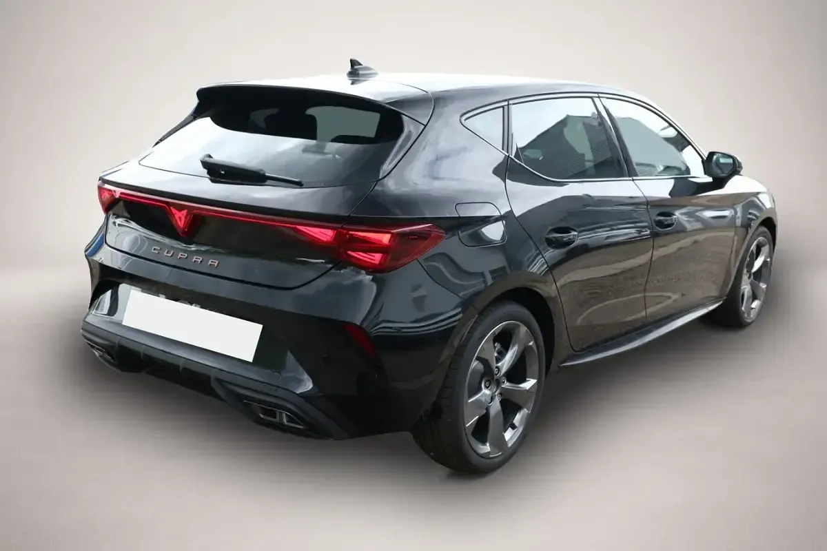 Neu Cupra Leon 150 PS (110 kW) 2026 Schwarz Limousine