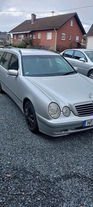Gebraucht Mercedes E320 224 PS (164 kW) 2002 Silber Kombi