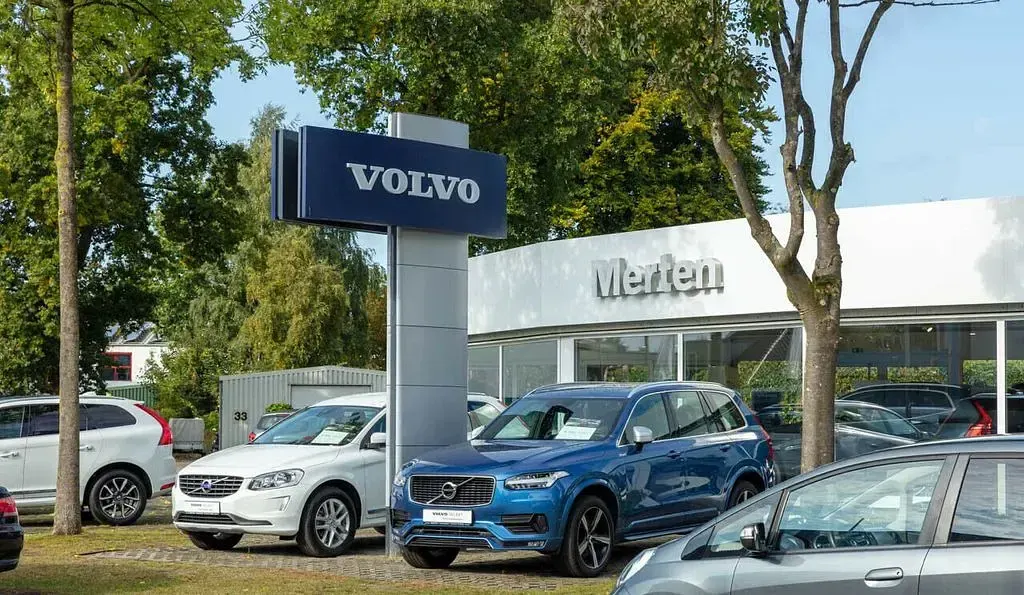 Gebraucht Volvo XC40 129 PS (94 kW) 2023 Weiß SUV