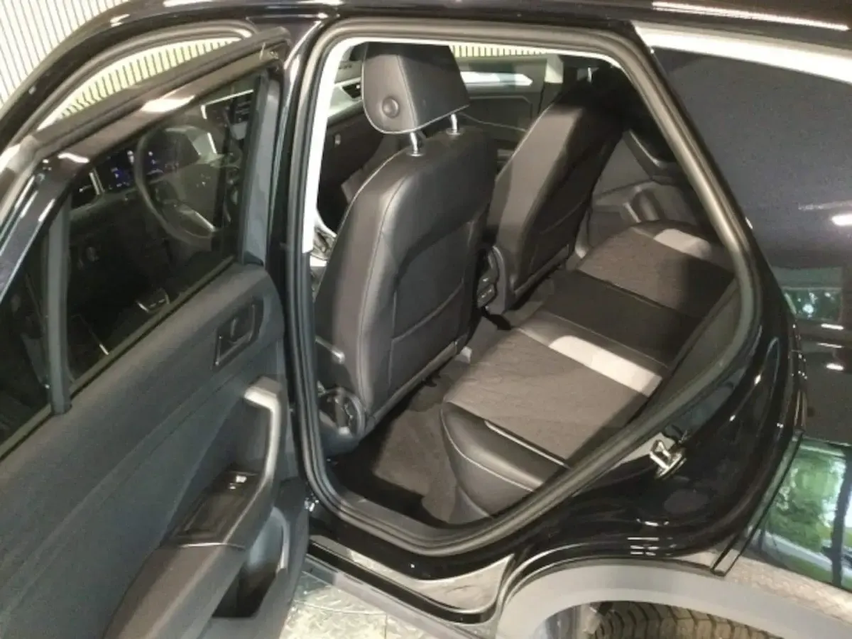 Gebraucht VW T-Roc Goal 150 PS (110 kW) 2025 Deep black perleffekt (schwarz) SUV