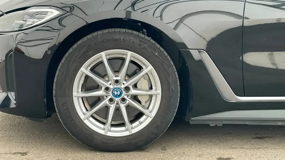 Gebraucht BMW i4 Efficient Dynamics 210 kW (286 PS) 2023 Schwarz uni Limousine