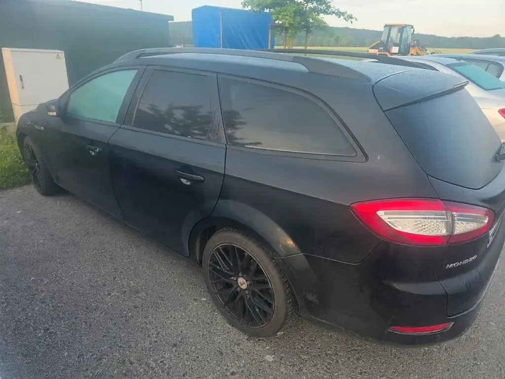 Gebraucht Ford Mondeo Trend 116 PS (85 kW) 2011 Schwarz Limousine