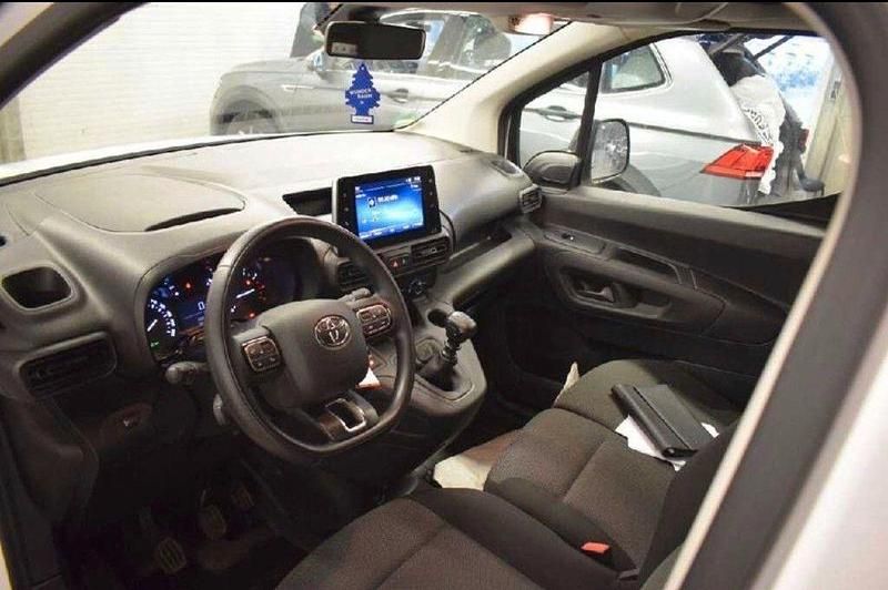 Gebraucht Toyota Proace City 102 PS (75 kW) 2023 Weiß Van / Kleinbus