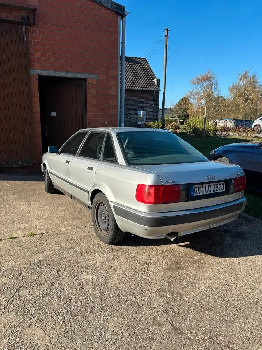 Gebraucht Audi 80 90 PS (66 kW) 1994 Silber Limousine