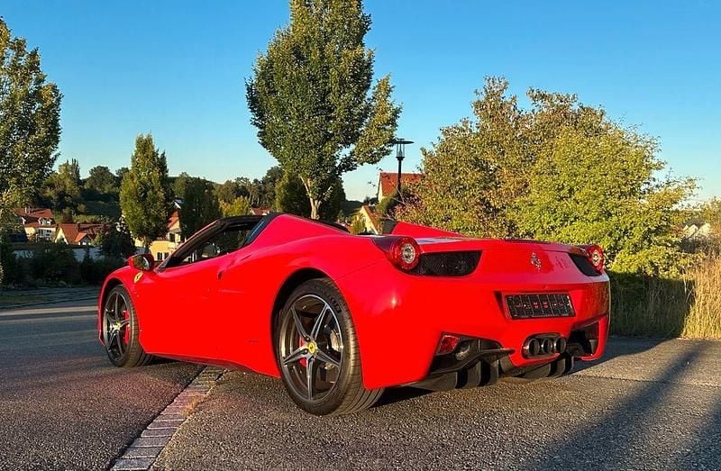 Gebraucht Ferrari 458 570 PS (419 kW) 2012 Rot Cabrio