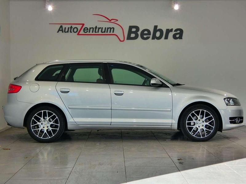 Gebraucht Audi A3 Ambiente 125 PS (91 kW) 2012 Eissilber Kleinwagen