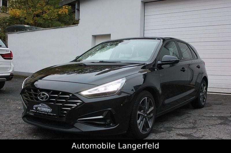 Phantom black Gebraucht 2021 Hyundai i30 Edition 30+ Limousine | 16.490 € (Fairer Preis) - Bild 1/4