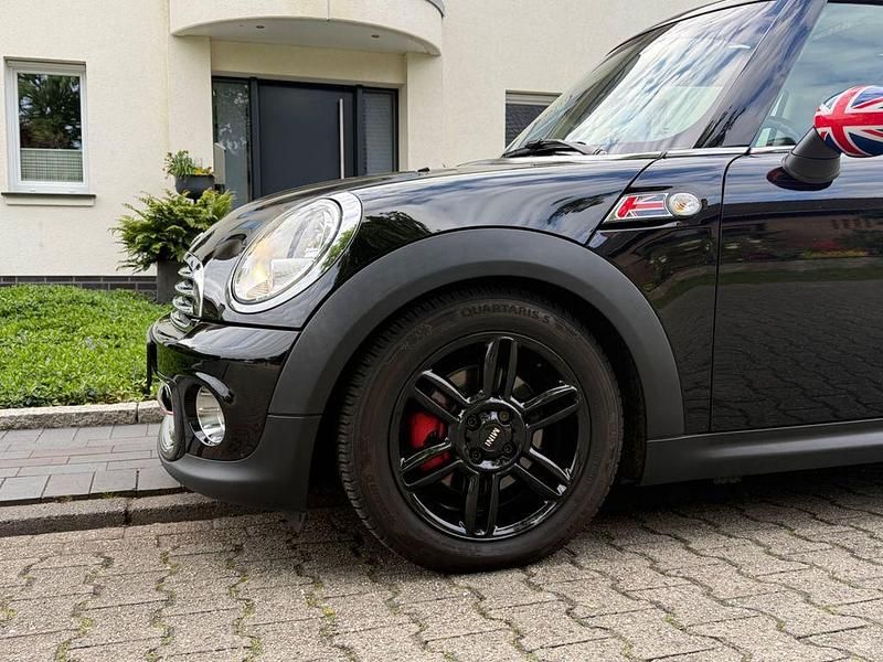 Gebraucht Mini Cooper 75 PS (55 kW) 2013 Schwarz Kleinwagen