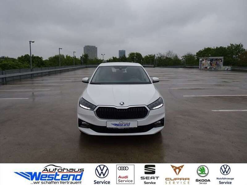 Candyweiß Gebraucht 2024 Skoda Fabia Ambition Kleinwagen | 15.660 € (Guter Preis) - Bild 1/4