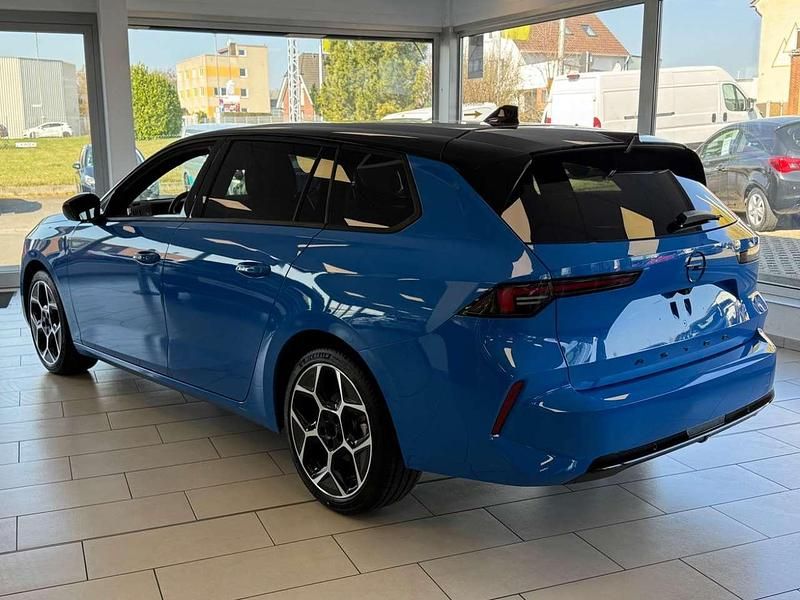 Neu Opel Astra 131 PS (96 kW) 2025 Athletik blau (metallic) Kombi