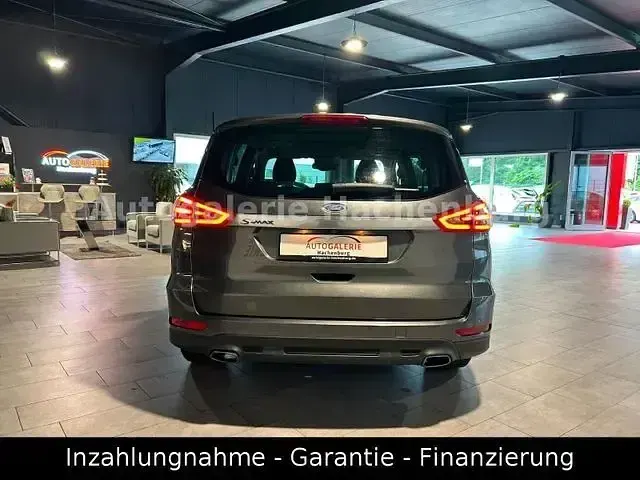 Gebraucht Ford S-MAX Titanium 190 PS (139 kW) 2019 Magnetic Van / Kleinbus