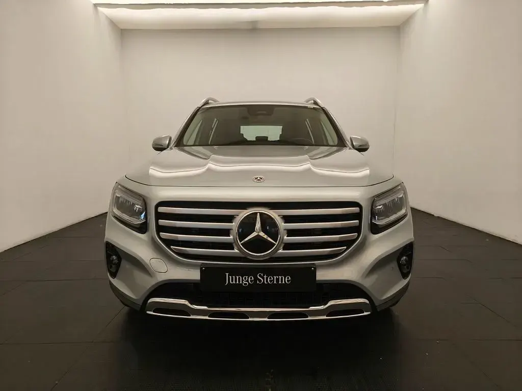 Gebraucht Mercedes GLB200 Progressive 163 PS (119 kW) 2025 Metalliclack hightechsilber SUV