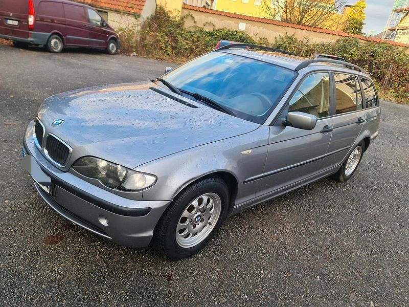 Grau Gebraucht 2004 BMW 318 Kombi | 2.650 € (Guter Preis) - Bild 1/4