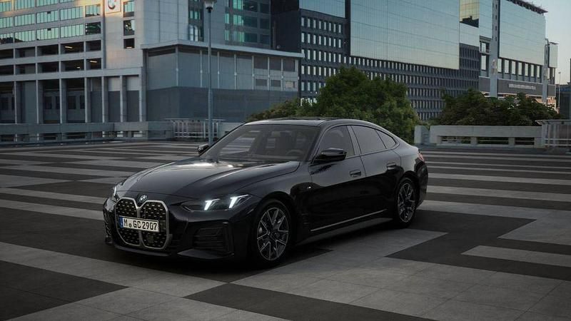 Black sapphire metallic Gebraucht 2025 BMW 430 Gran Coupé M Sport Coupé | 49.990 € (Superpreis) - Bild 1/3