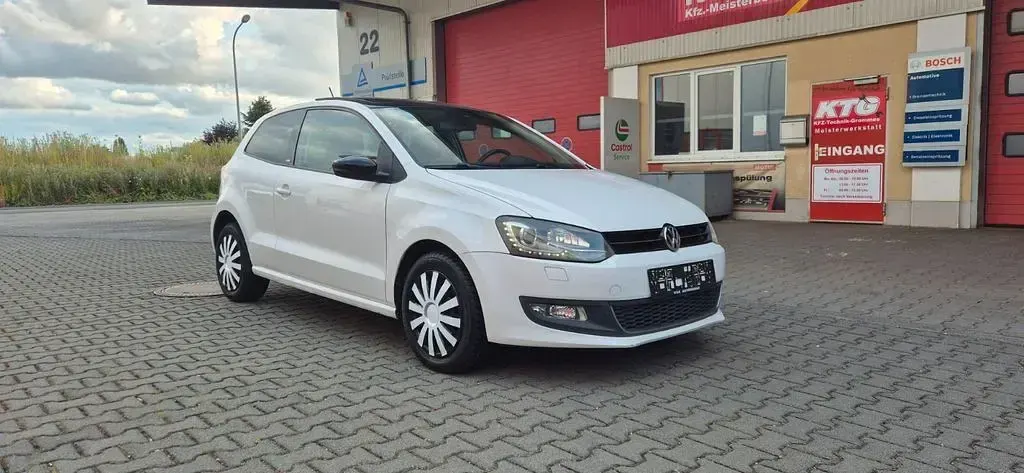 Gebraucht VW Polo Style 69 PS (50 kW) 2011 Weiß Kleinwagen
