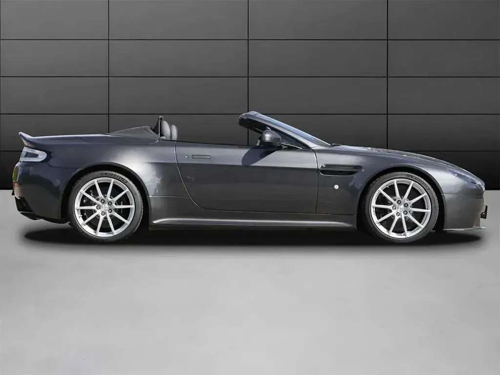 Gebraucht Aston Martin V12 Vantage 574 PS (422 kW) 2016 Grau Cabrio