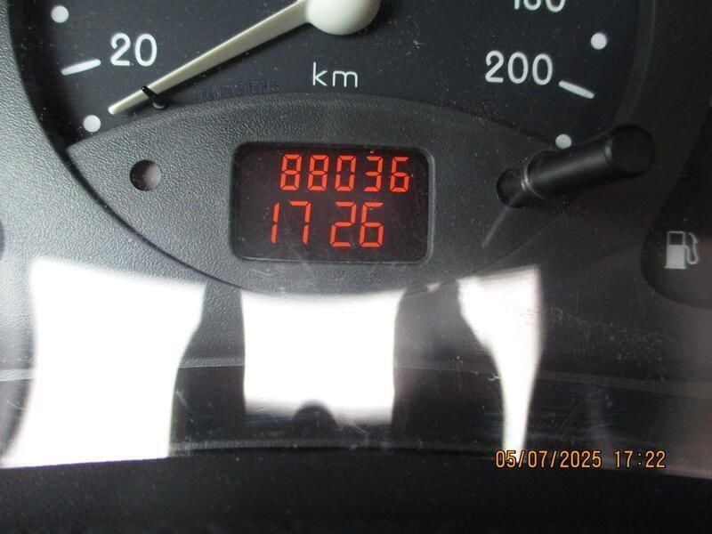 Silber Gebraucht 1998 Renault Clio II Kleinwagen | 1.500 € (Fairer Preis) - Bild 1/4